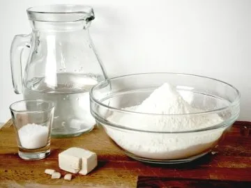 ingredienti per l’impasto della pizza napoletana