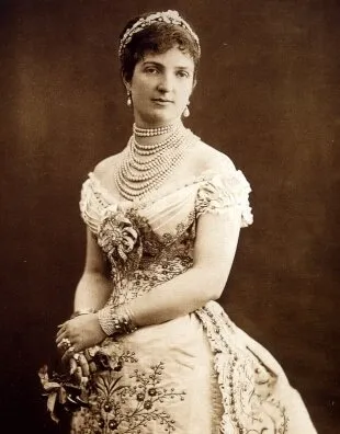 Storia della pizza margherita: ritratto della regina Margherita Di Savoia.